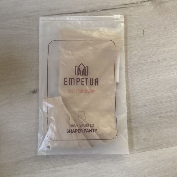 Empetua high waisted shaper panty, in Nude NWT - Picture 12 of 13